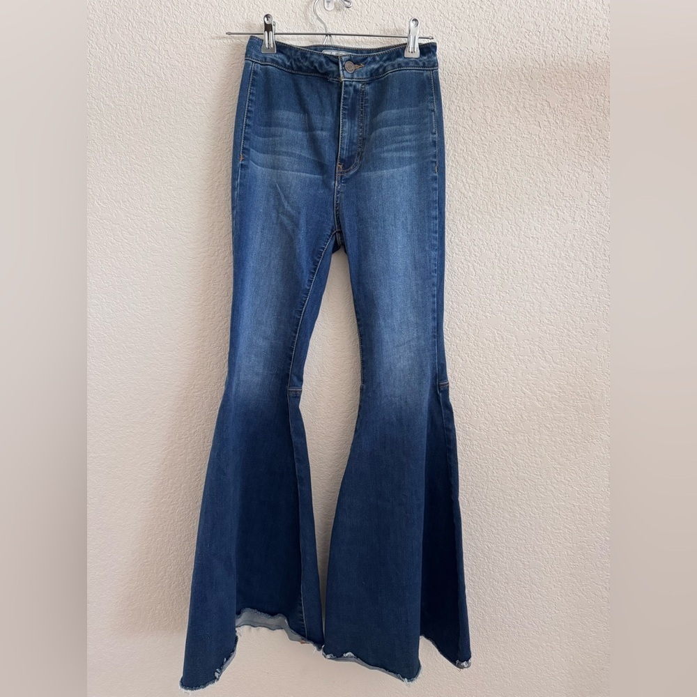 Free People Women's Blue Wide Flared Jeans Boho Frayed Hem Size 25 - Picture 2 of 11